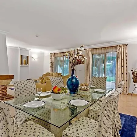 Apartment Sleeps 6 With Pool Air Con And Wifi *